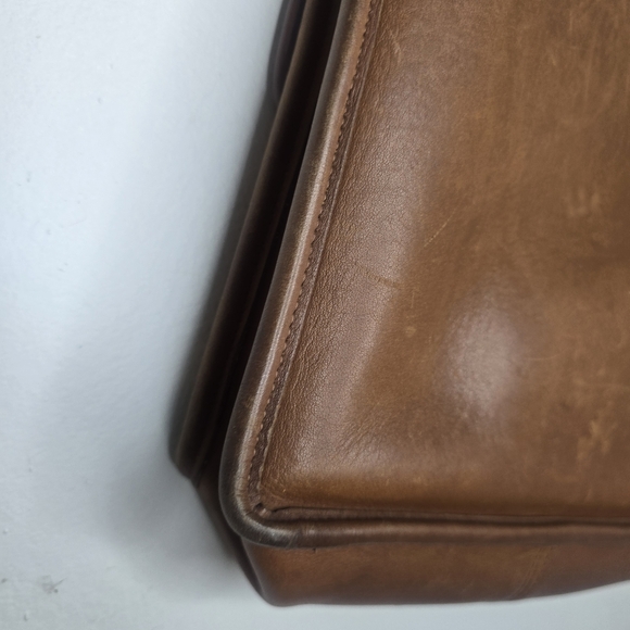 Vintage 90's Coach British Tan Leather Willis Bag \ Missing Shoulder Strap - Picture 10 of 16